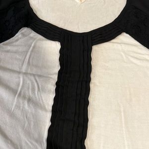 Elle Womens Black & White sleeveless blouse Size L